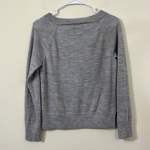 GAP 100% Merino Wool Grey Pullover Sweater Size S Petite - Picture 7 of 7